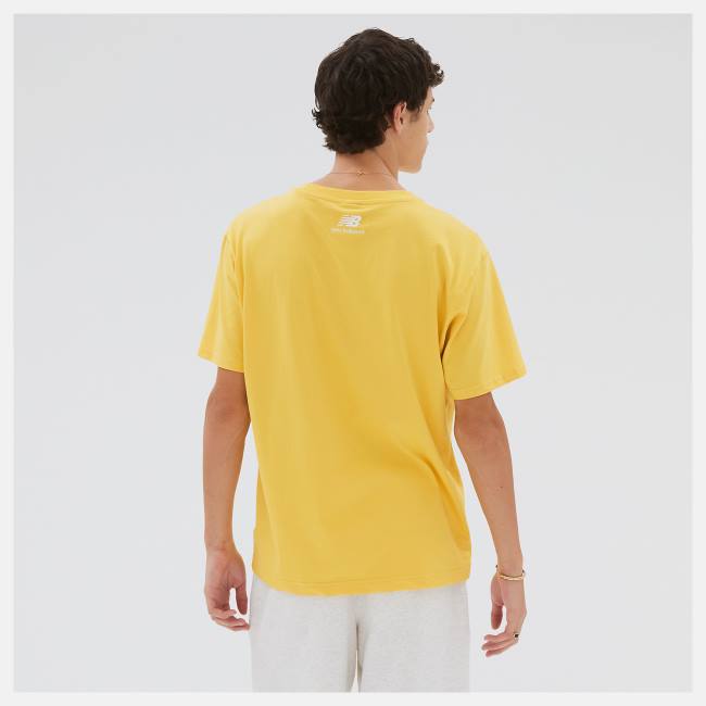 New Balance NB Athletics Intelligent Choice Tee T-shirt Herr Gula | NB867APW